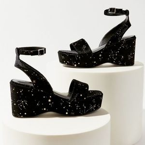 Urban Outfitters Clara platform sandals